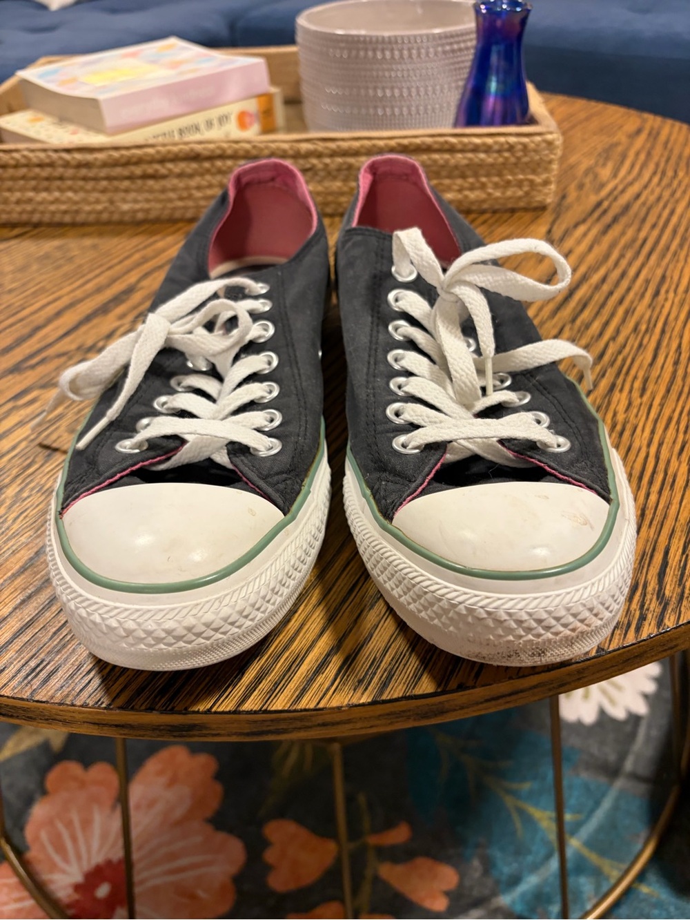 Converse All Star Black Low Top Sneakers Pink Lining Women’s 11